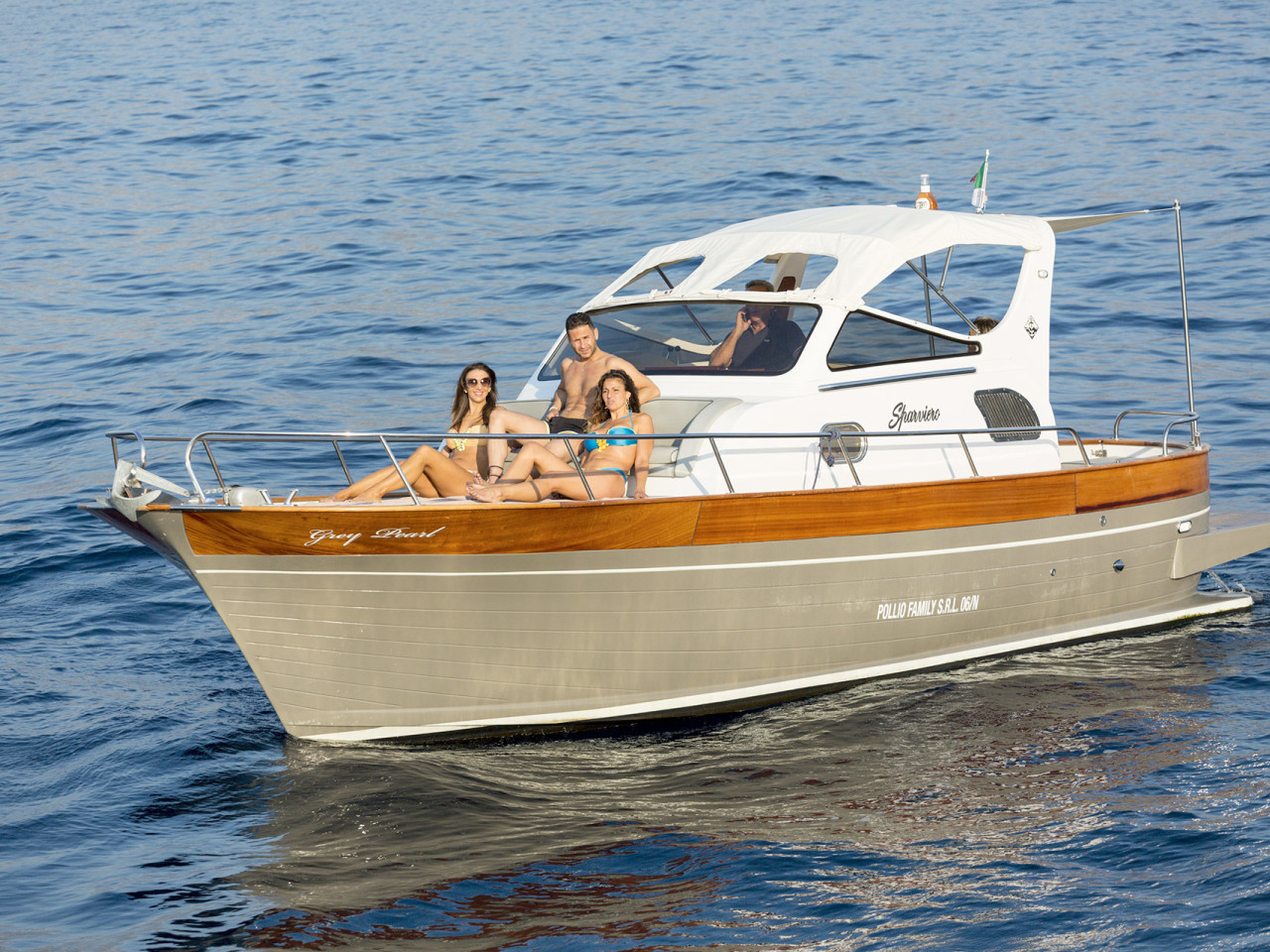 SPARVIERO 850 HYBRID PROPULSION | Mar Amar Sorrento boat tour